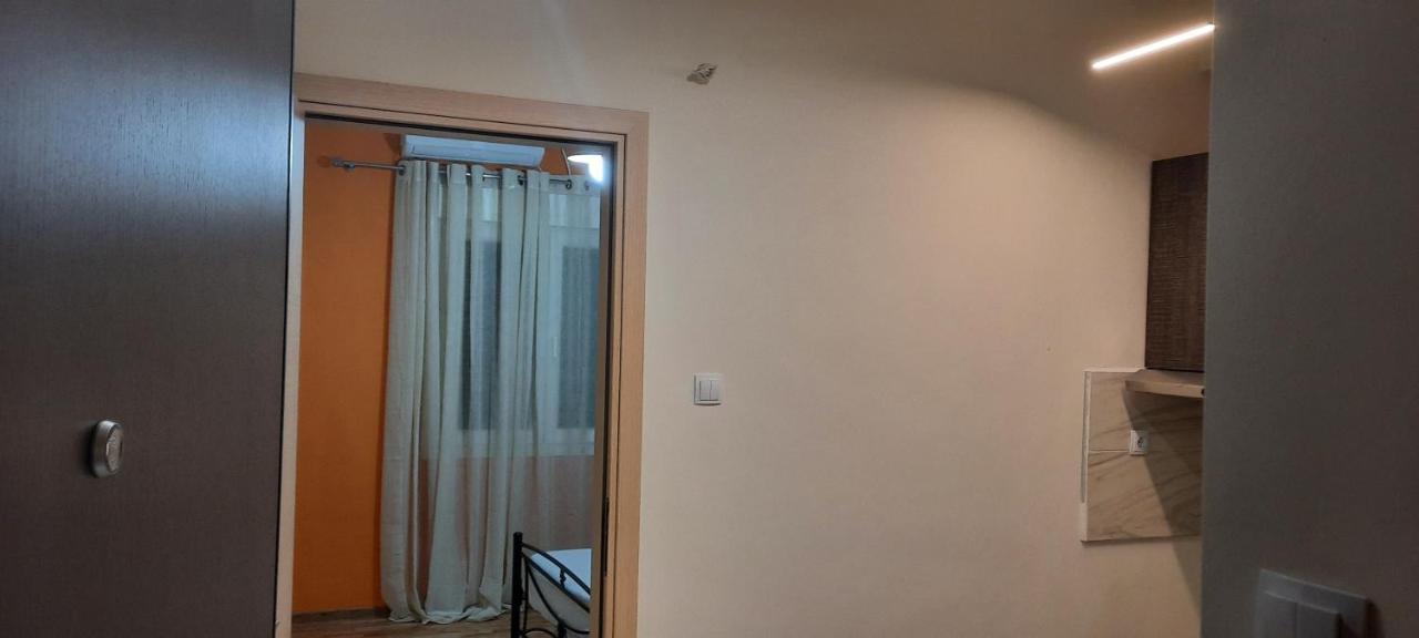 Livia'S Room To Ampelokipi Metro Airport Line Athene Buitenkant foto